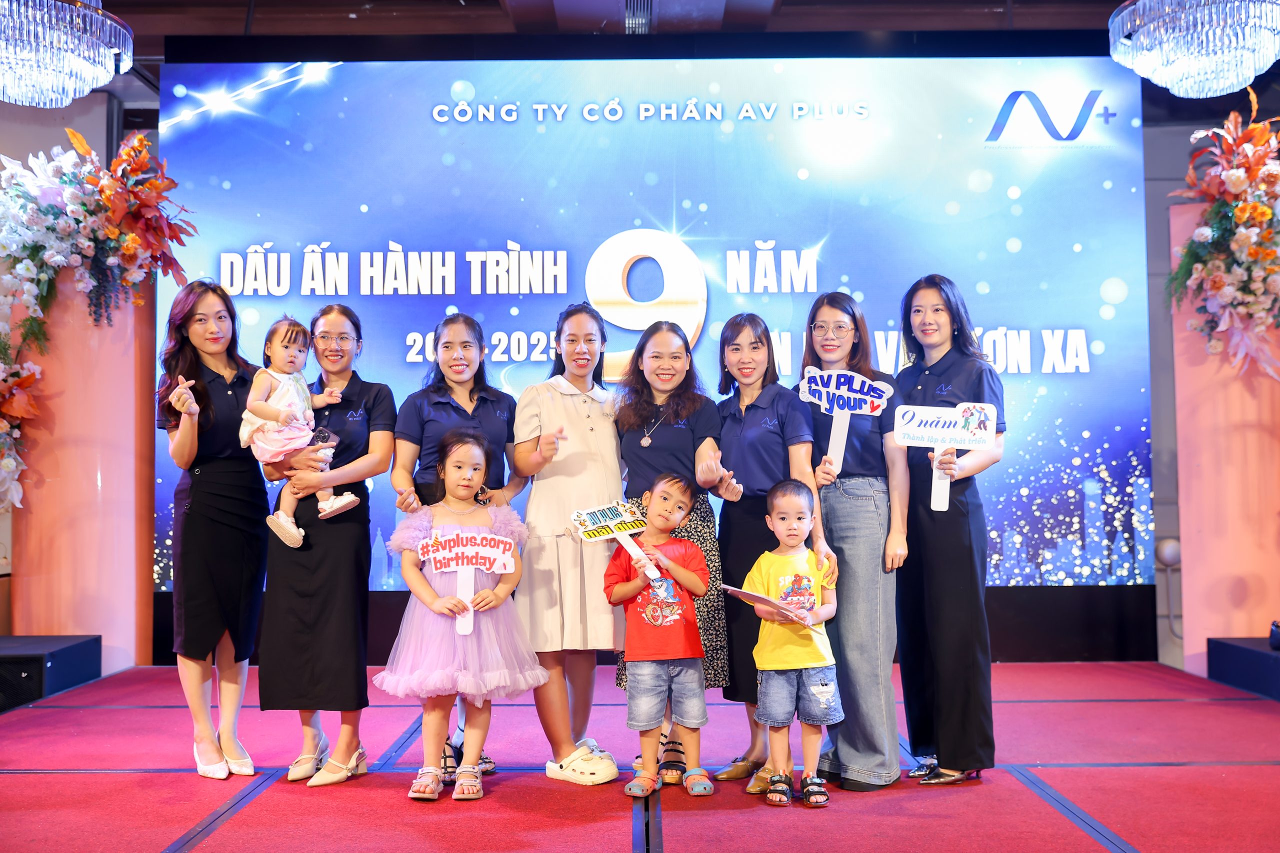 Những "bóng hồng" AV PLUS