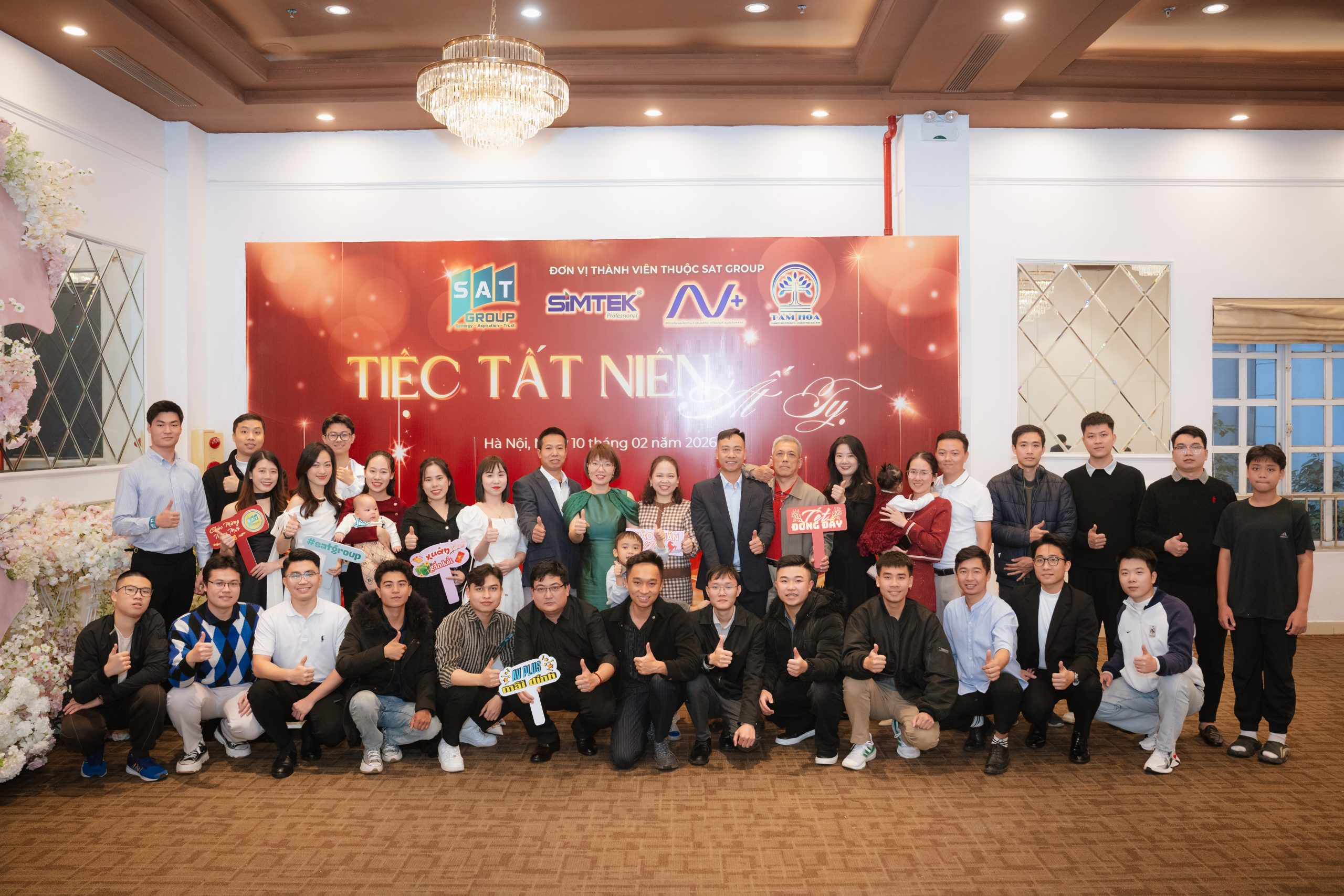 Ảnh tập thể AV Plus