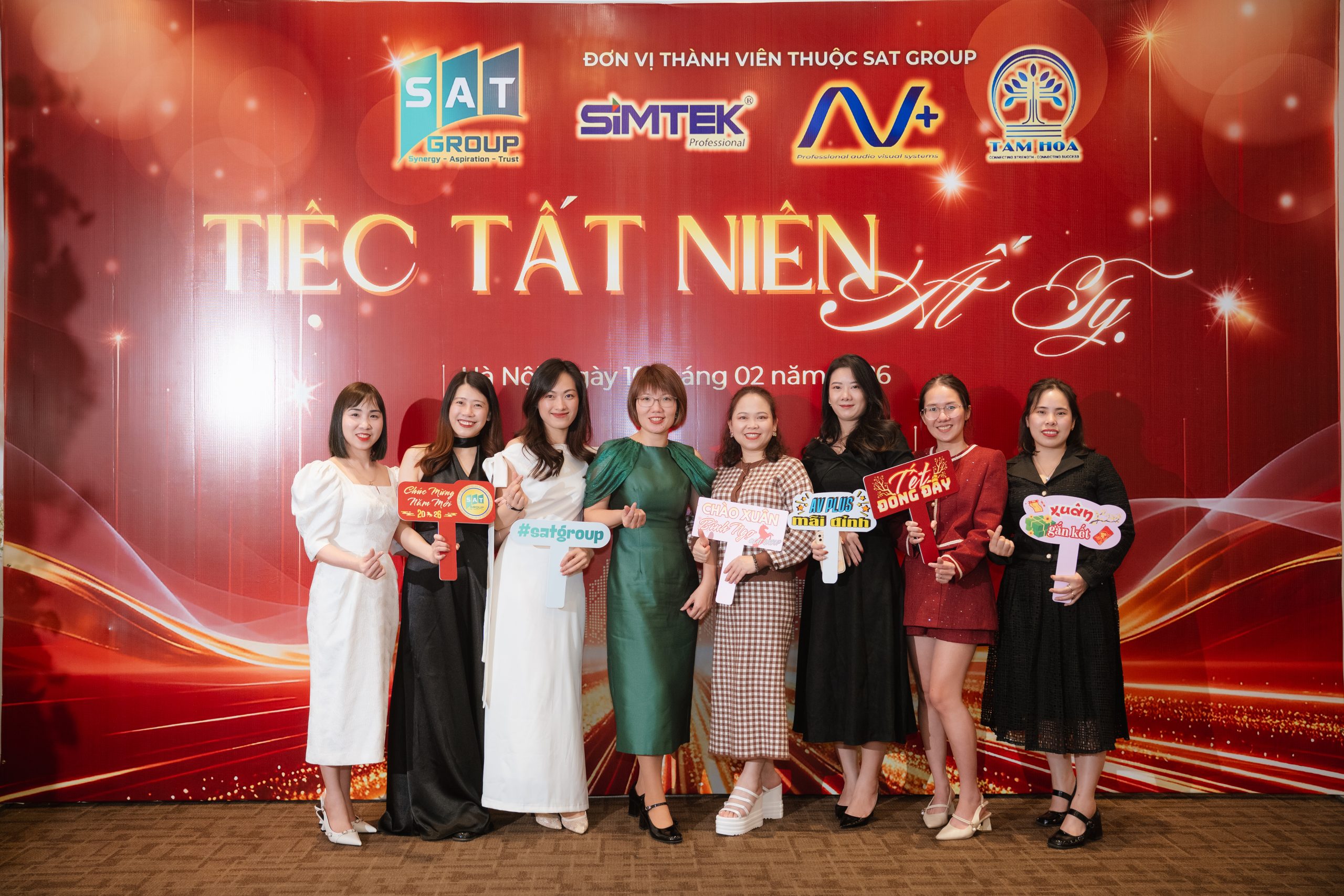 Các bóng hồng AV Plus